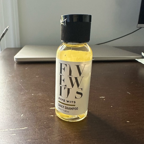 Five Wits Travel Set - Picture 4 of 8